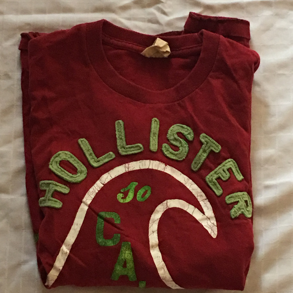 2 Men's Hollister Graphic T-shirts. - Picture 2 of 4